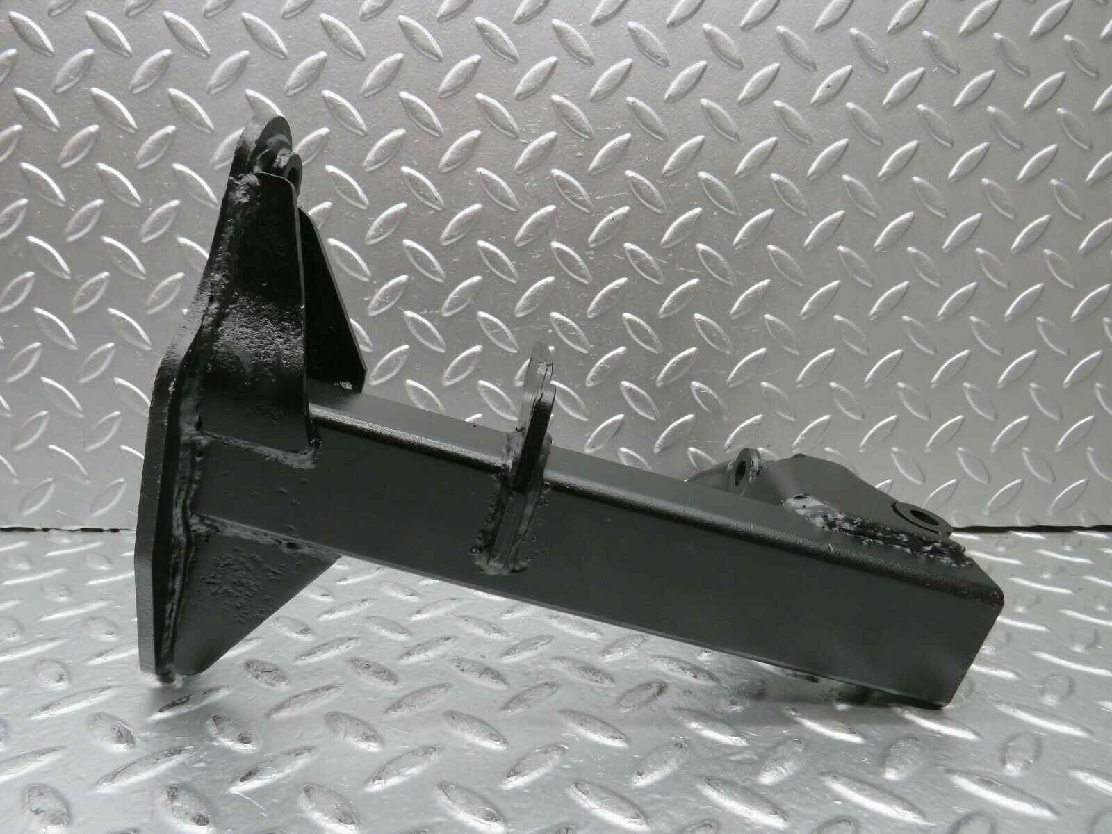 22875 Mercedes-Benz C107 450SLC Coupe Air Condition Compressor Bracket