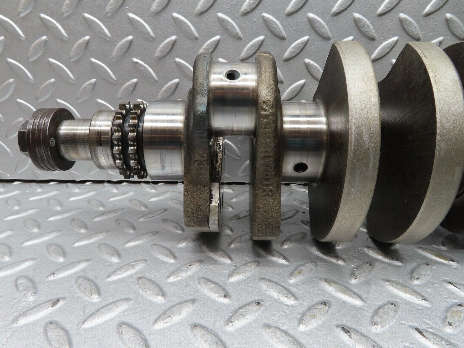 16995 Mercedes-Benz C123 280CE Coupe Crankshaft 1100310701