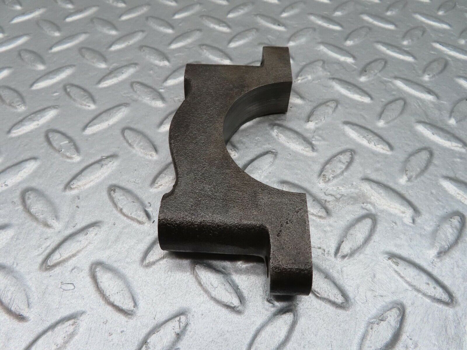 12874 Mercedes-Benz W111 220SE Crankshaft Bearing Holder Block 1800110011