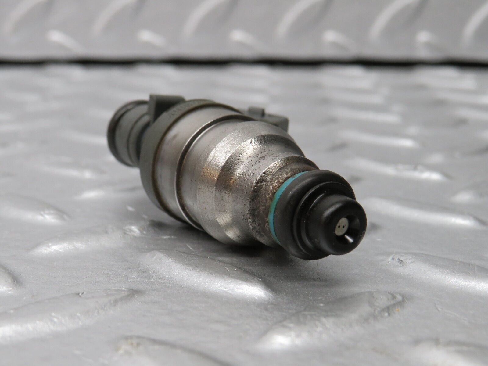 39422 Mercedes-Benz R129 320SL Coupe Fuel Injector Bosch 0000787323 0280155209