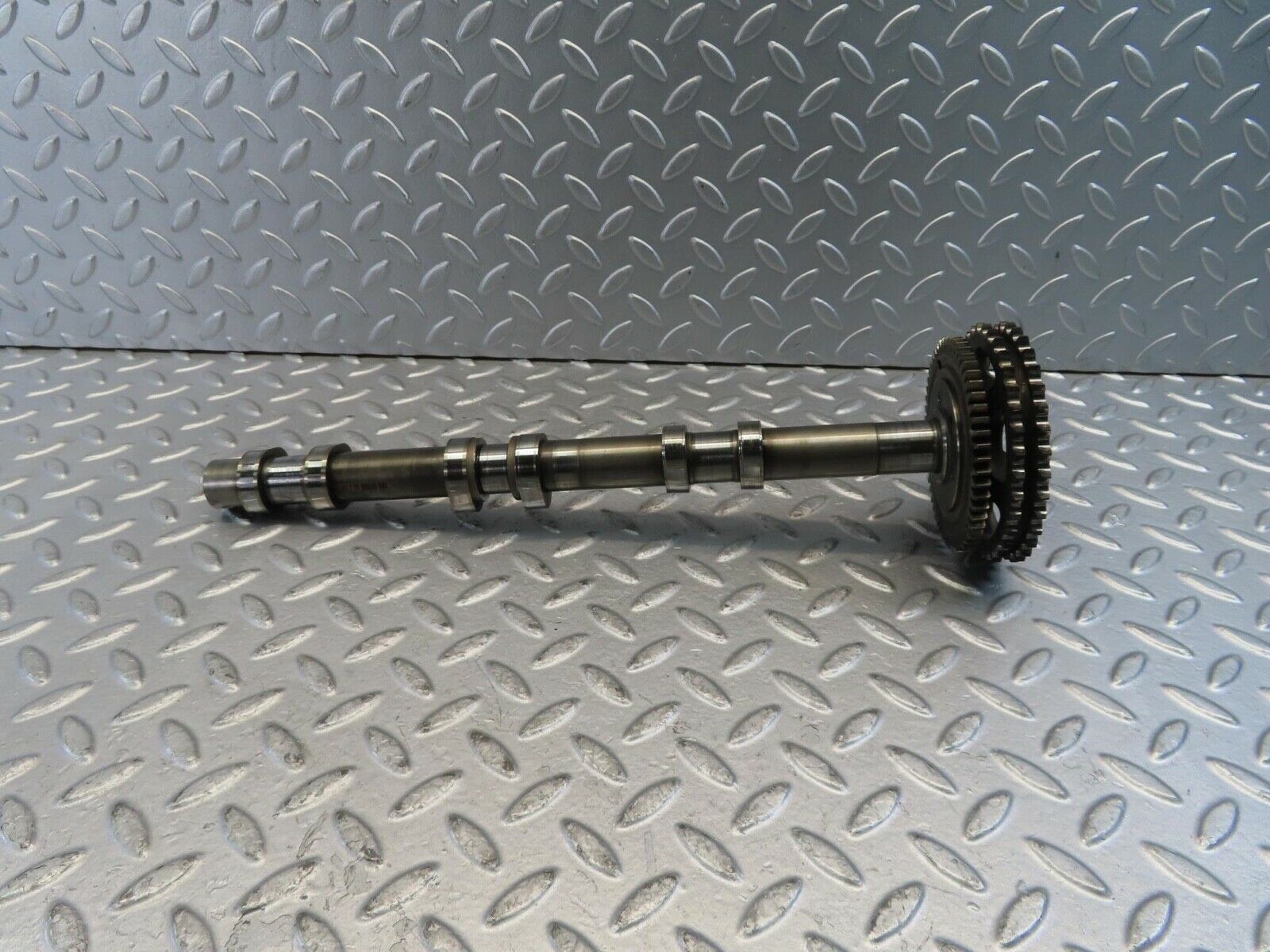 11267 Mercedes-Benz W221 S320 Camshaft Left Side 6420520001