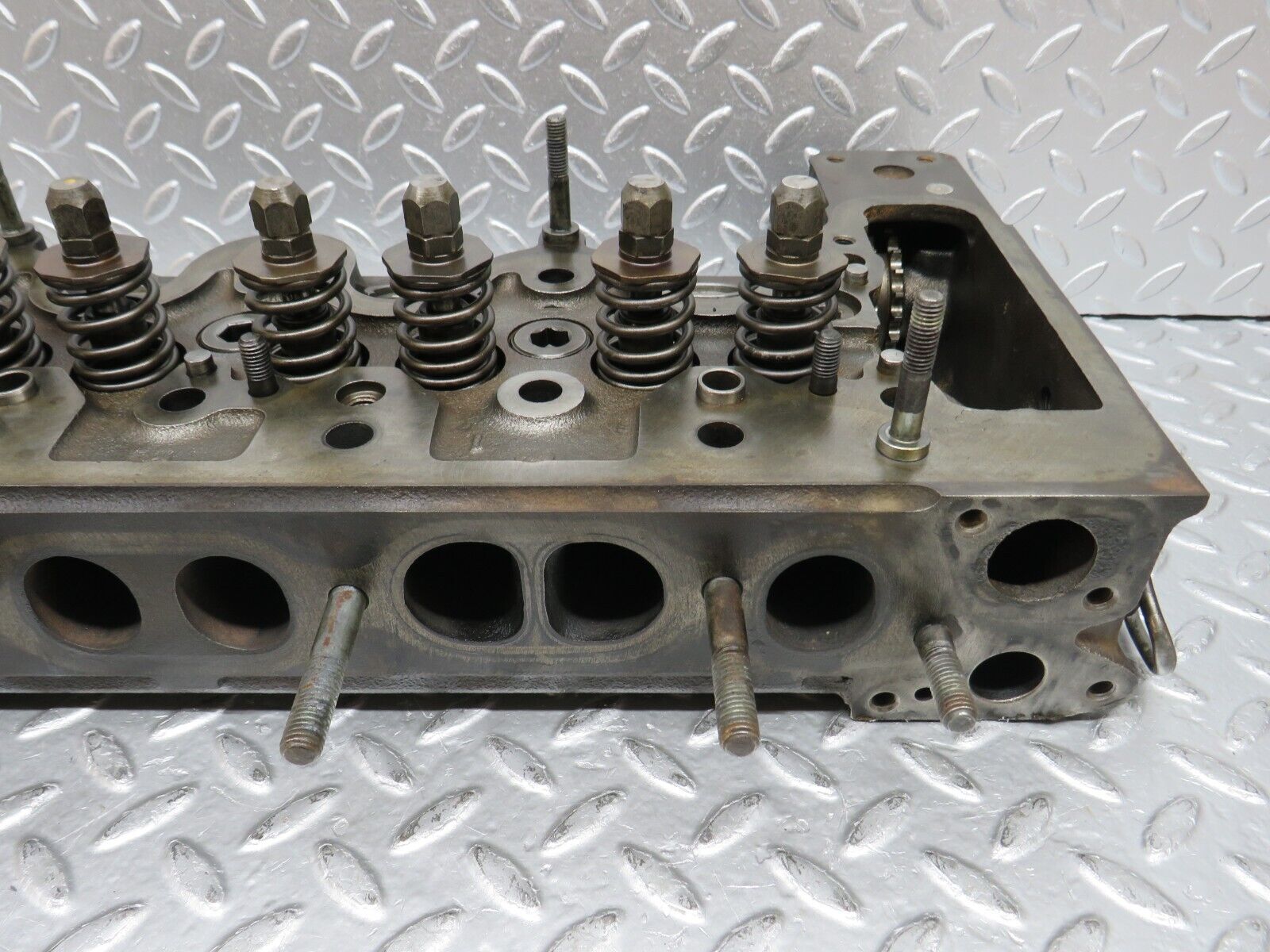 31138 Mercedes-Benz W123 200D Cylinder Head 6150162301
