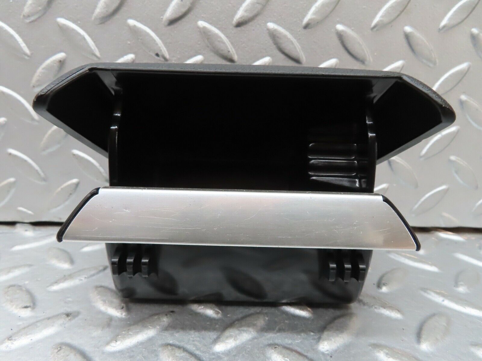 19146 Mercedes-Benz W123 300D Rear Door Ashtray Black