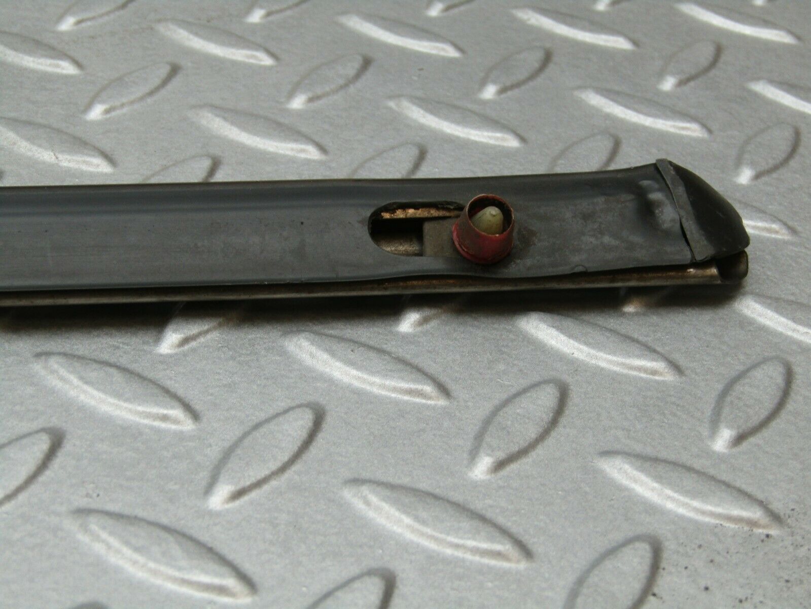 3338 Mercedes-Benz W115 220D Centre Fender Wing Chrome Trim Front Left