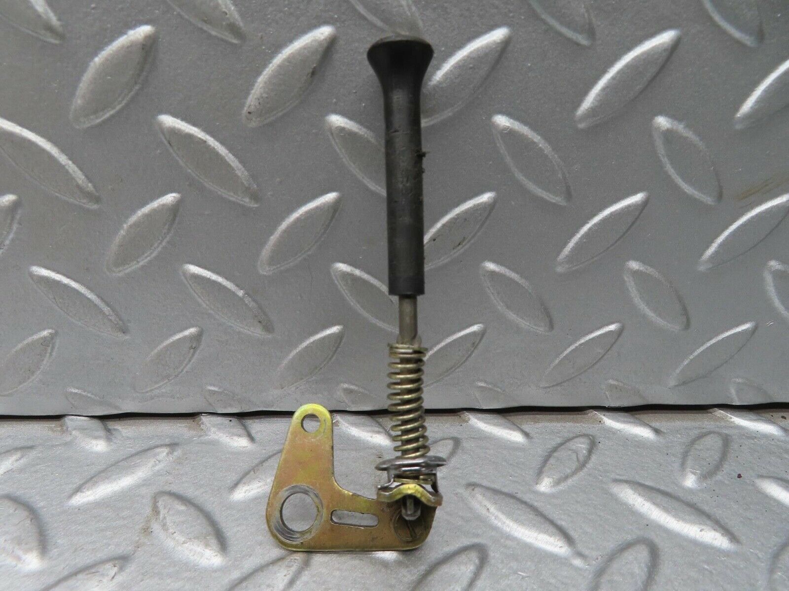 13315 Mercedes-Benz W111 220S Rear Door Lock Knob