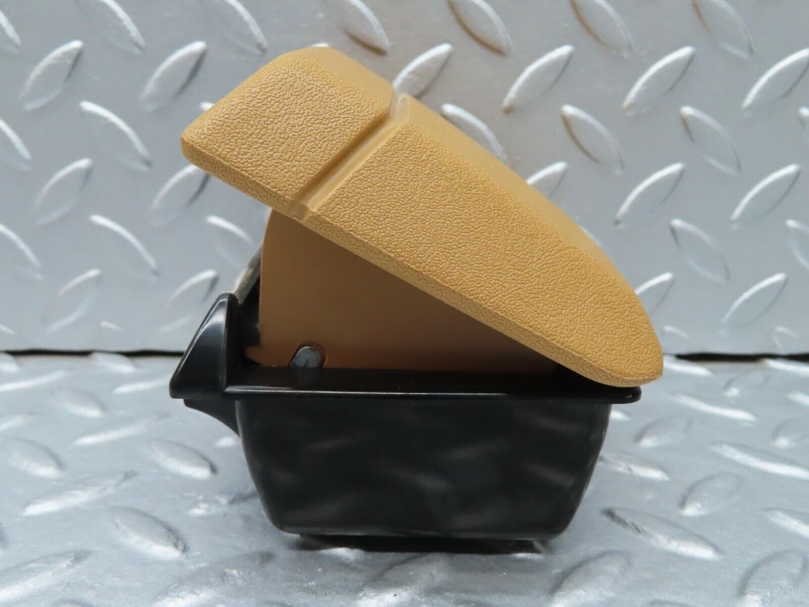 15952 Mercedes-Benz W123 280E Rear Door Ashtray