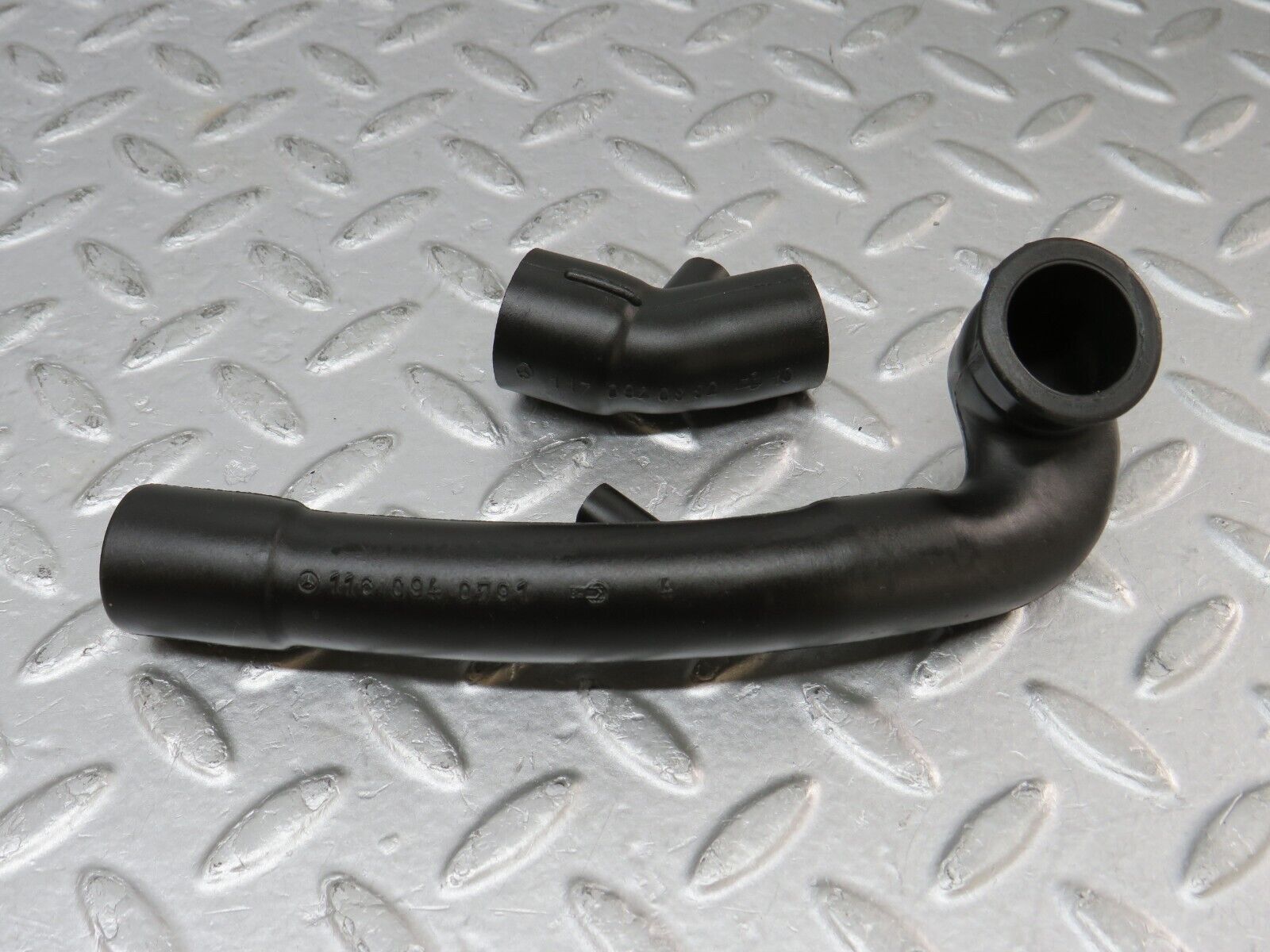 36281 Mercedes-Benz W126 420SE Crankcase Breather Hose Pipe 2x 1160940791 1170940882