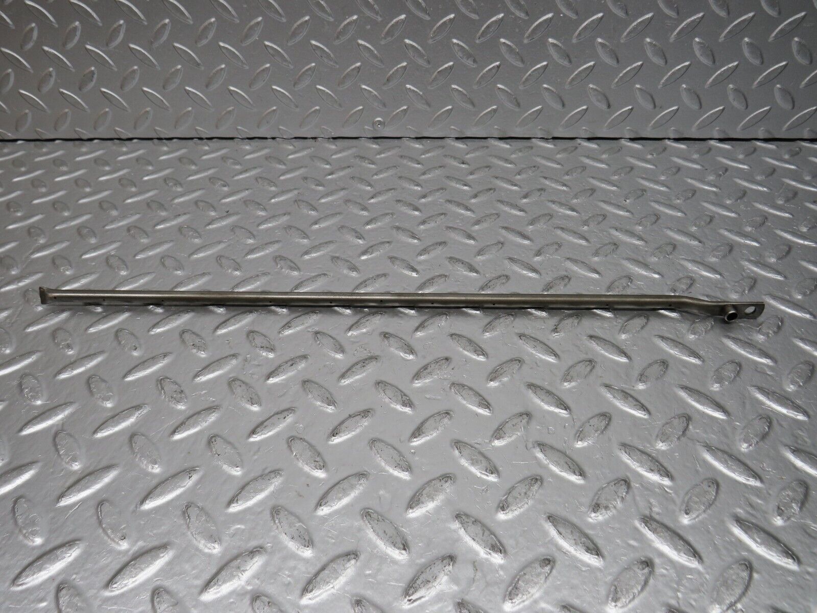 32274 Mercedes-Benz C123 240D Coupe Camshaft Oil Tube