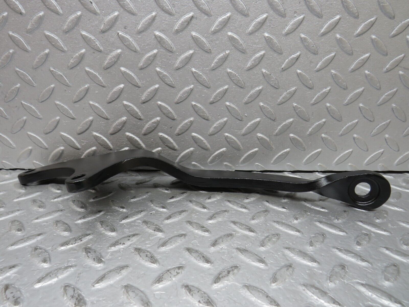 37659 Mercedes-Benz W109 300SEL Rear Anti Roll Bar Holder Bracket Pair