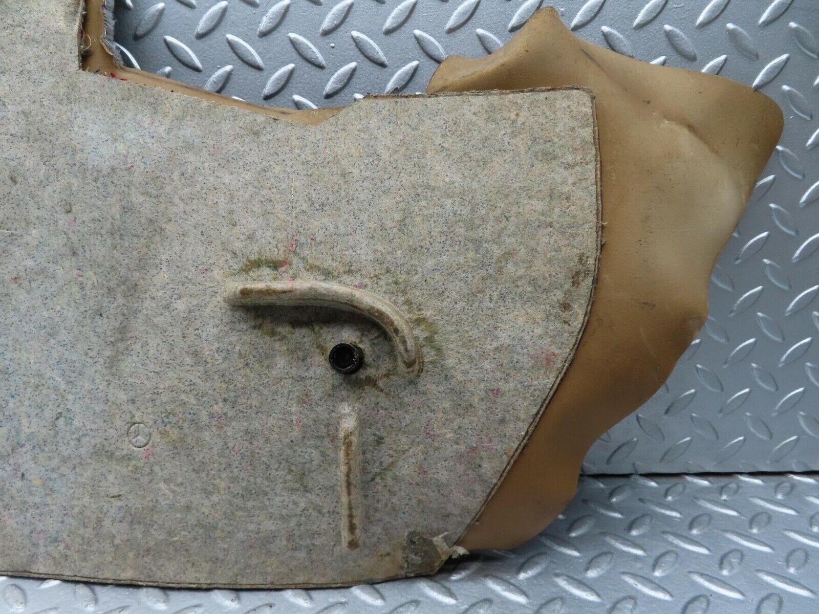 16524 Mercedes-Benz W124 260E Centre Console Carpet Left Side Grey