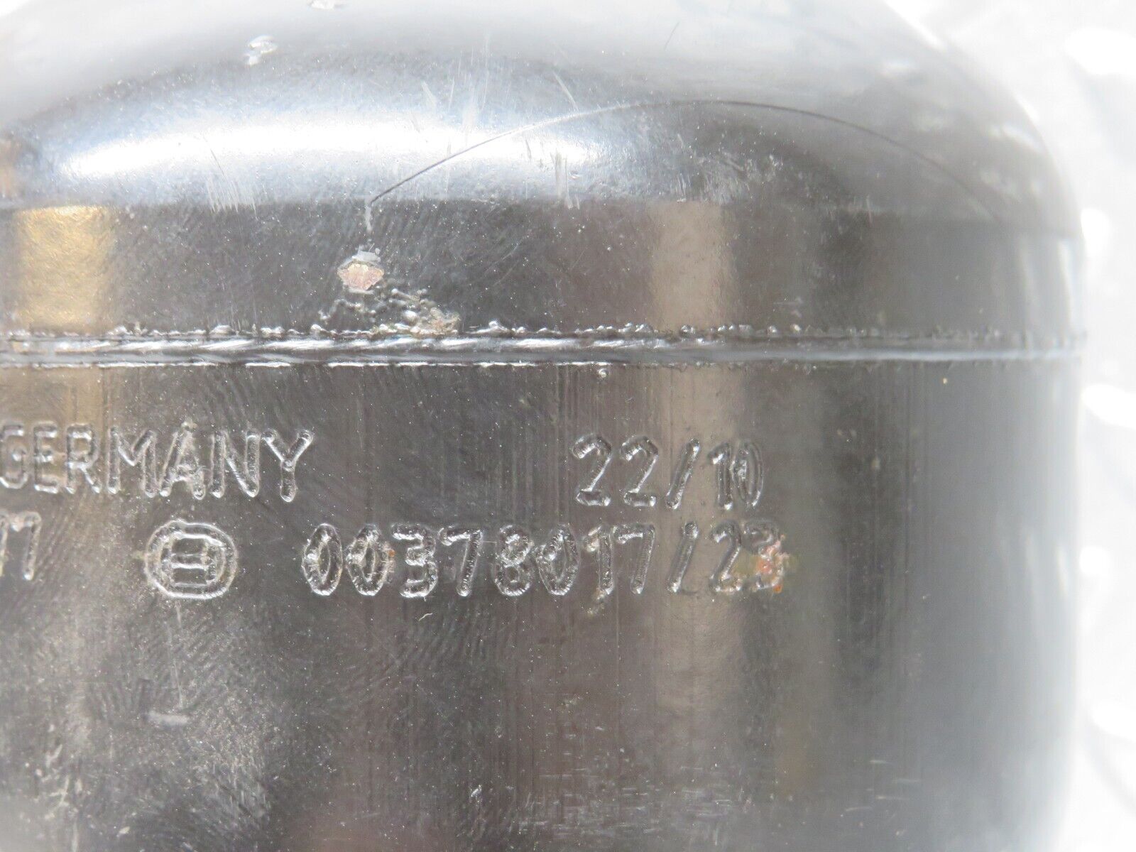 31549 Mercedes-Benz S124 220TE Wagon Rear Suspension Sphere 0037801723