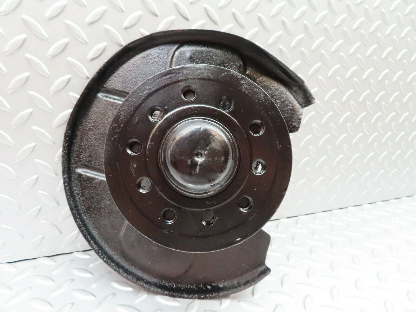 5521 Mercedes-Benz W114 280CE Front Left Wheel Hub