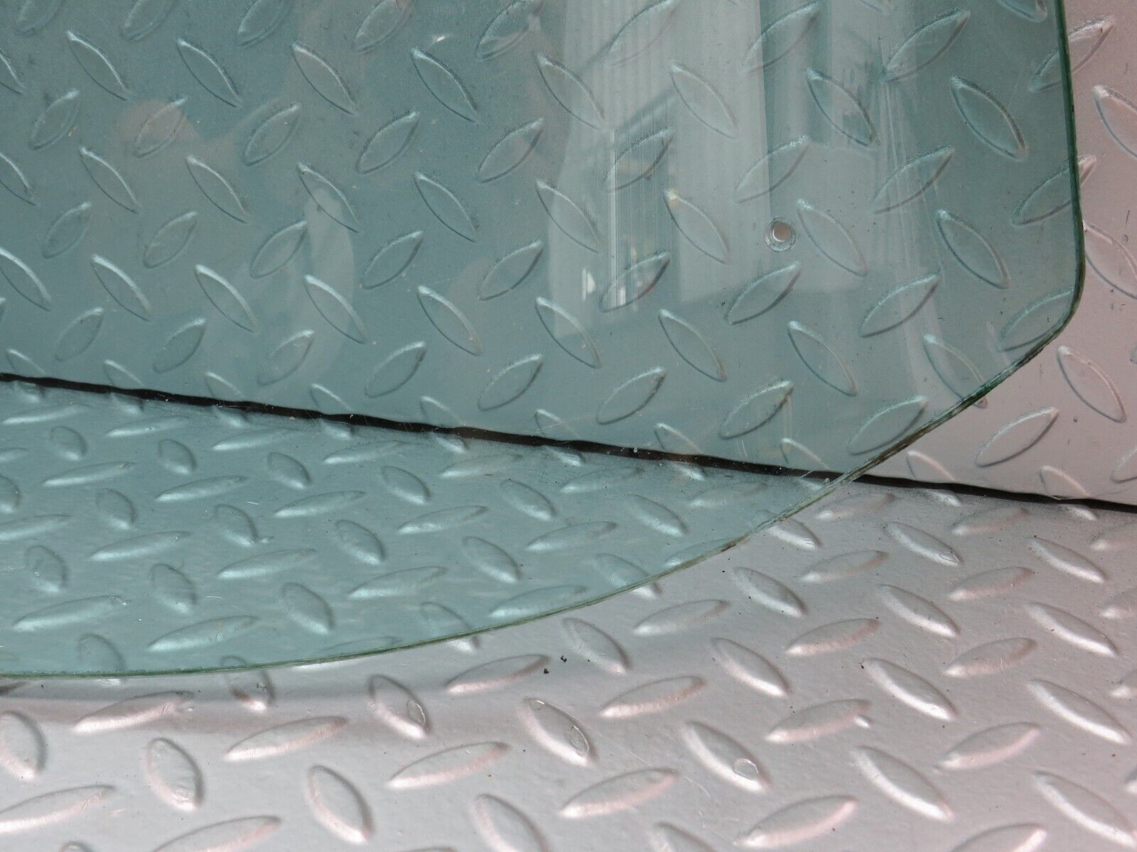 35796 Mercedes-Benz W108 Rear Heated Windscreen