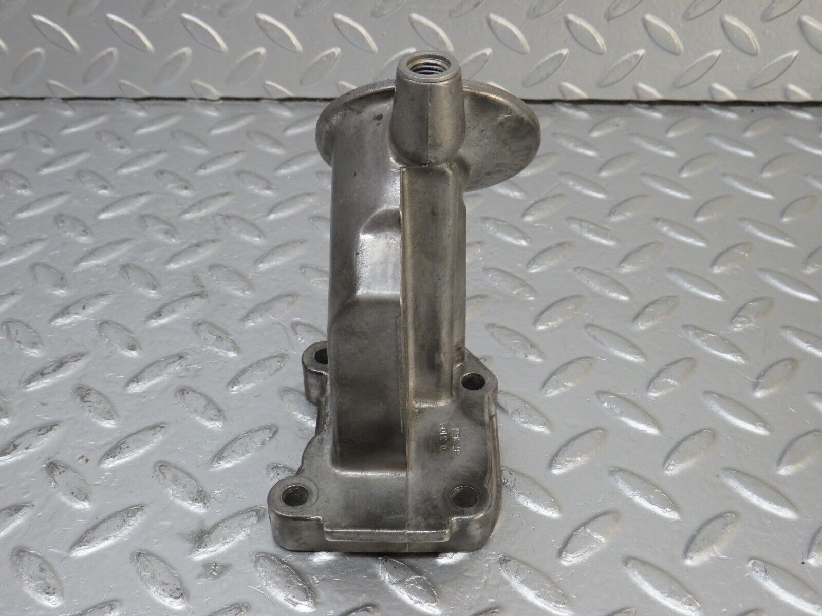 33713 Mercedes-Benz W201 190E 2.0L Oil Filter Housing 1021800038