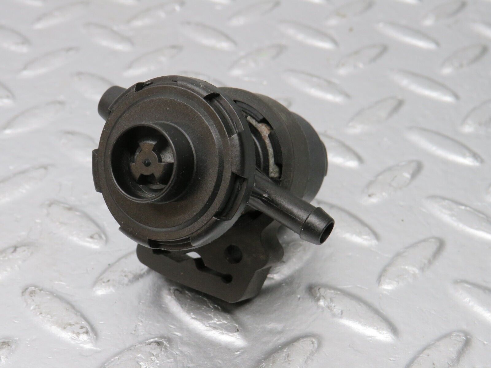 39715 Mercedes-Benz R129 320SL Coupe Fuel Regeneration Valve 0011409960