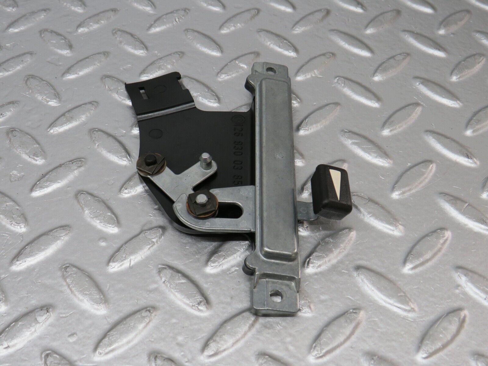 34334 Mercedes-Benz C126 380SEC Coupe Rear Heater Regulator 1268300385