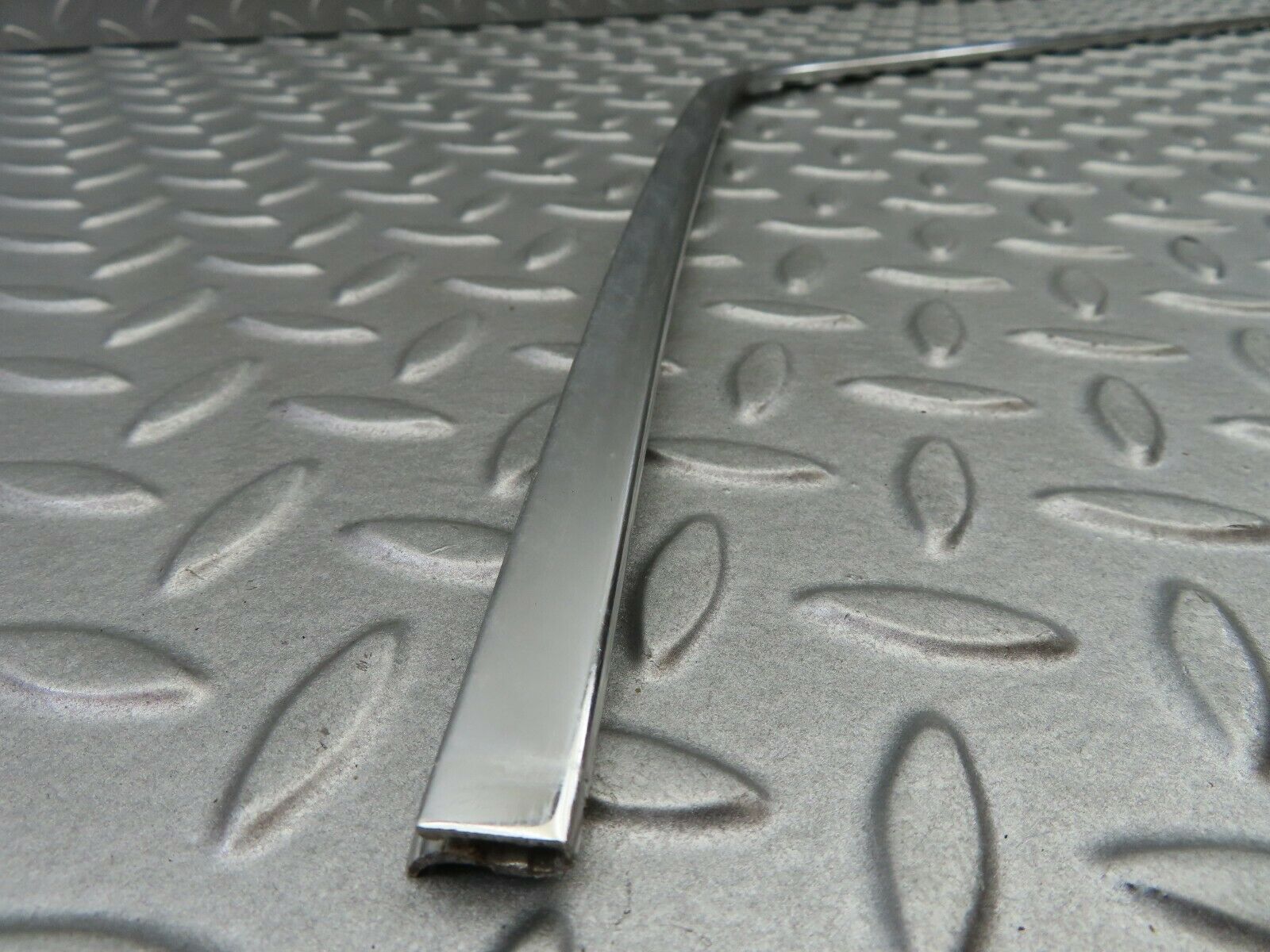 5907 Mercedes-Benz W123 200 Door Chrome Window Frame Front Left