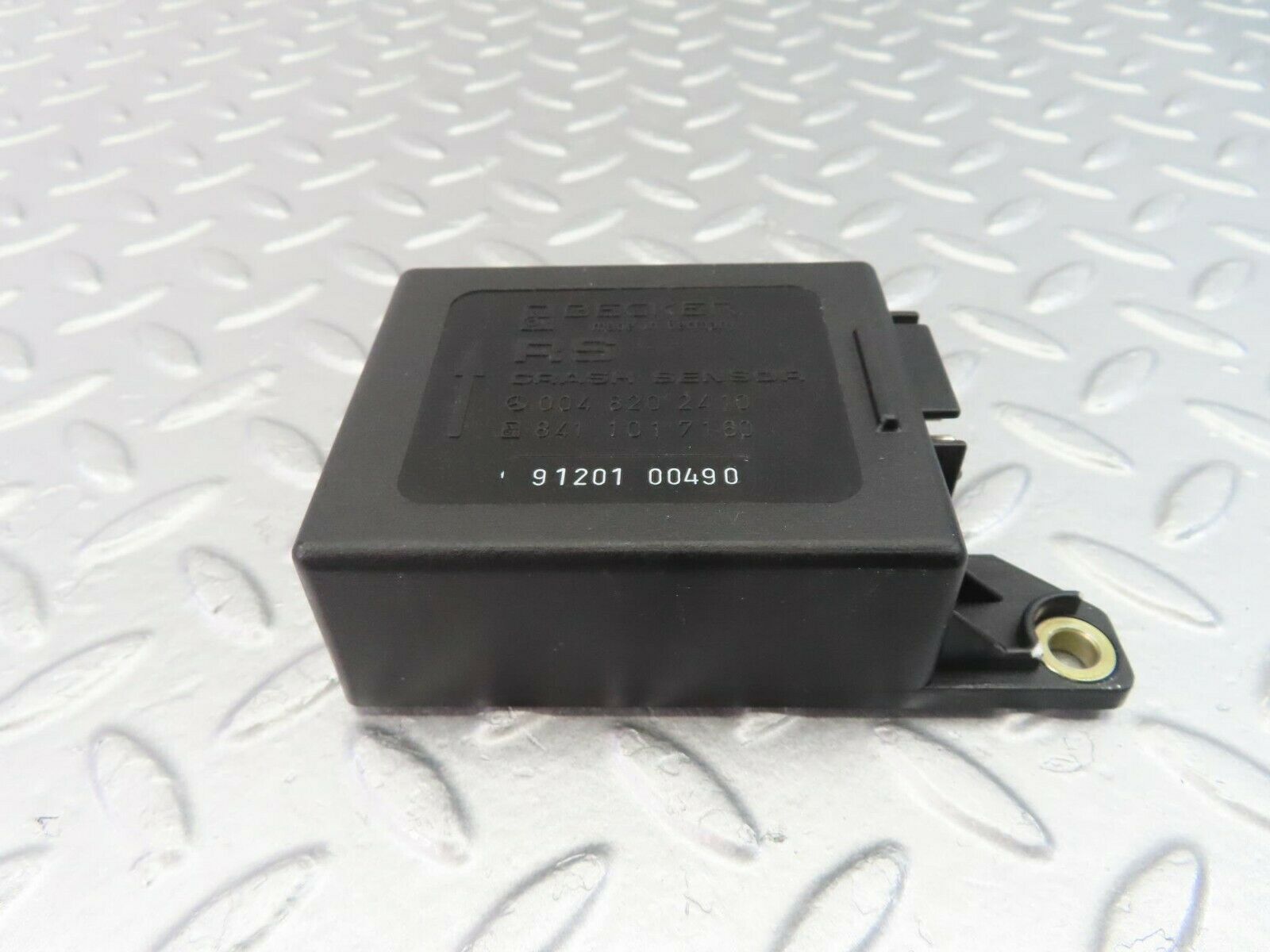 10457 Mercedes-Benz W201 190E Crash Sensor 0048202410