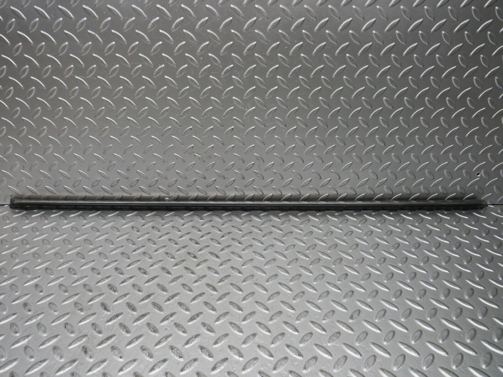 28624 Mercedes-Benz W123 280E Front Left Door Centre Moulding Trim