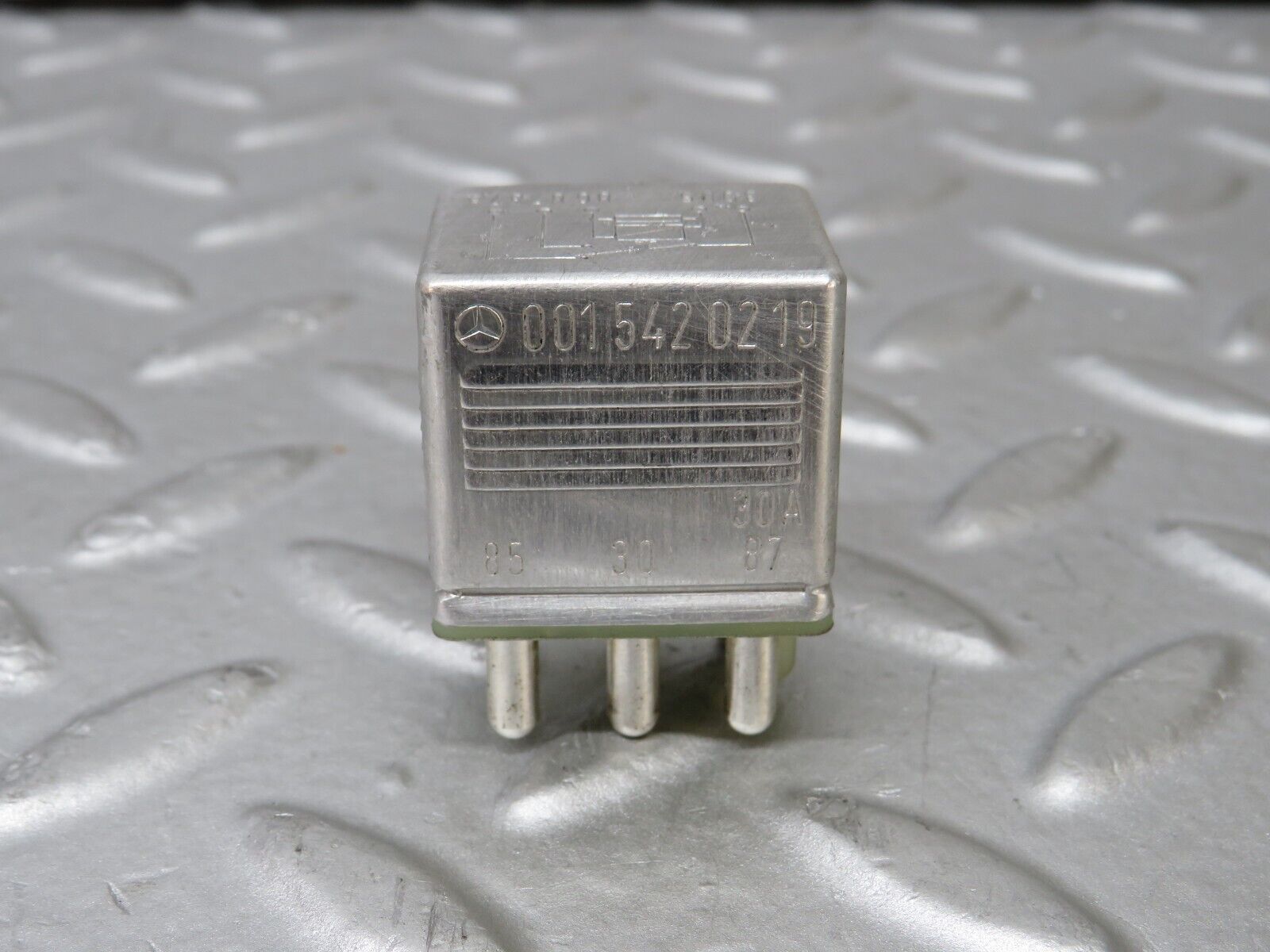 36906 Mercedes-Benz C126 420SEC Coupe Multi Purpose Relay 0015420219