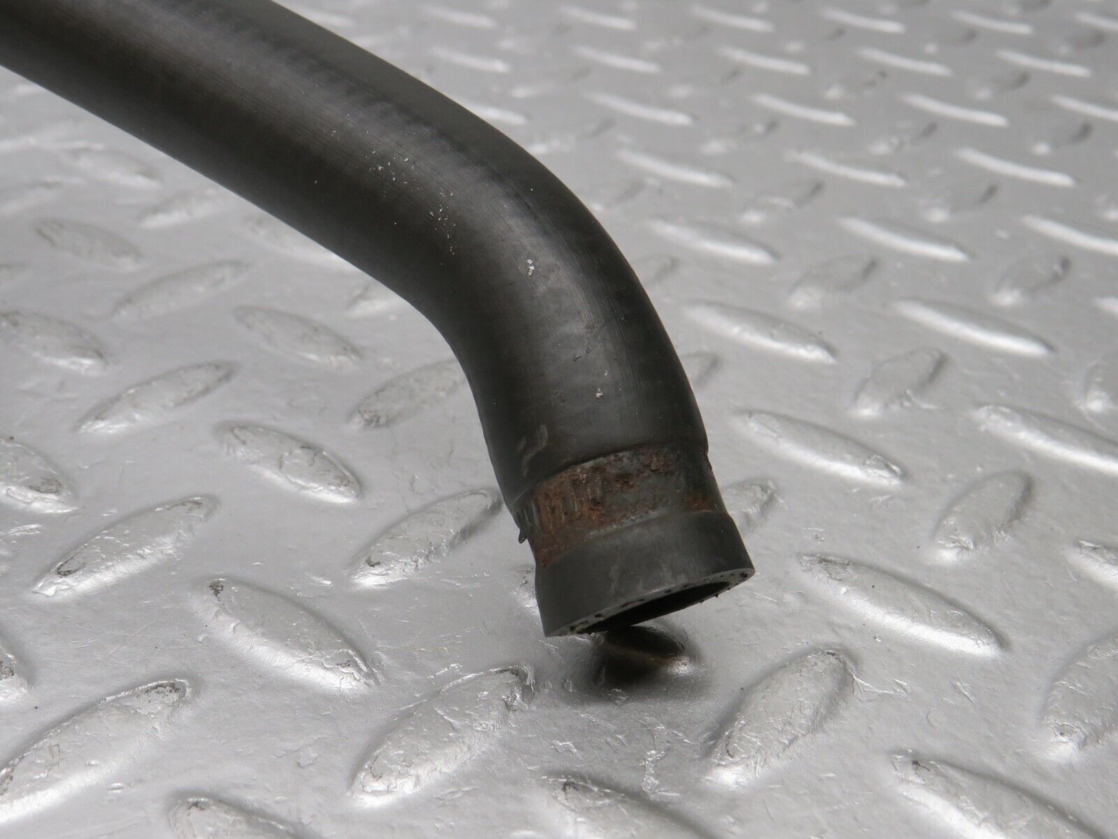 38889 Mercedes-Benz W201 190E 2.6L Heater Radiator Hose 2018320594 2018322894