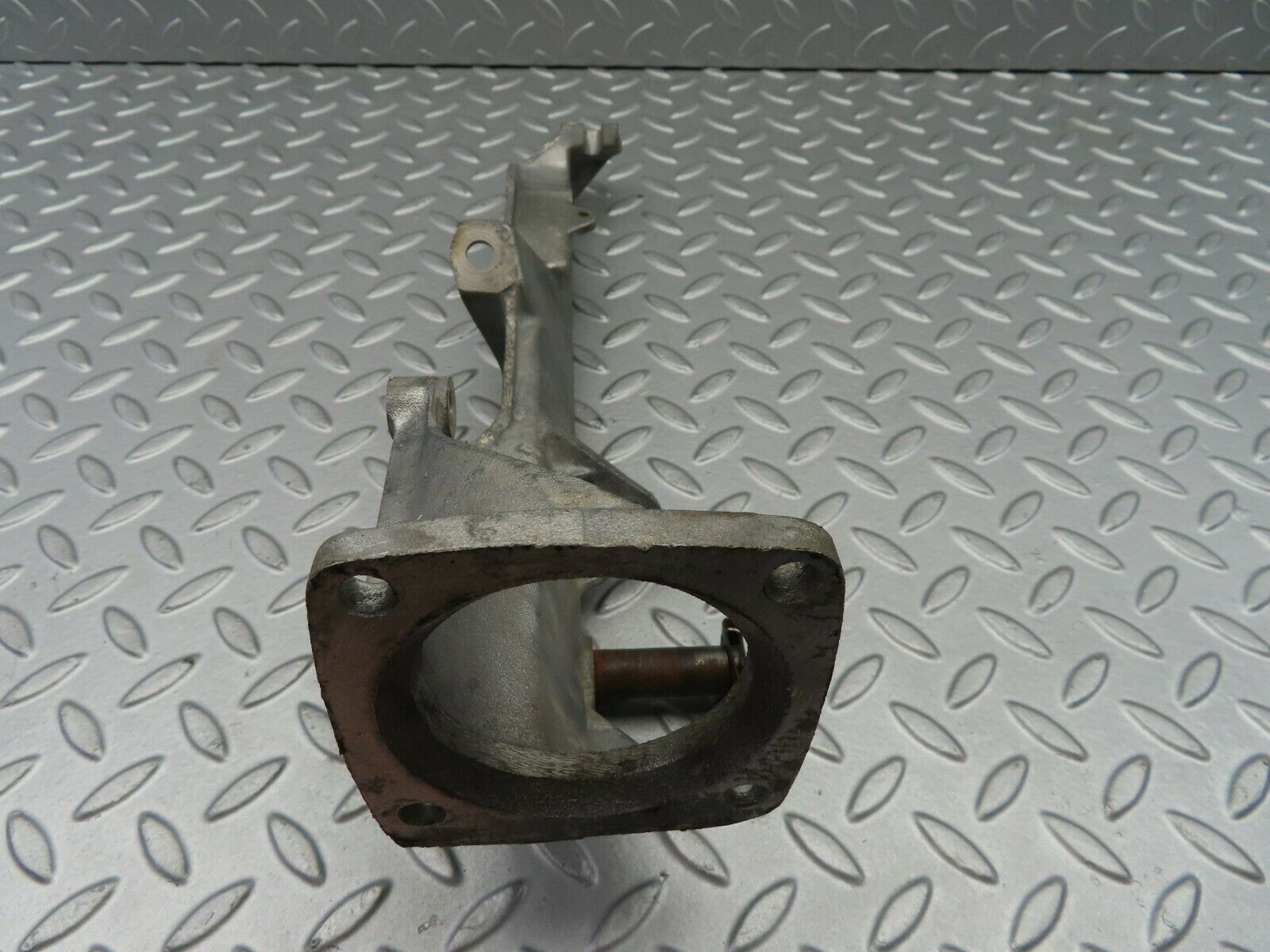 7186 Mercedes-Benz C107 350SLC Coupe Brake Pedal Bracket 1072940901