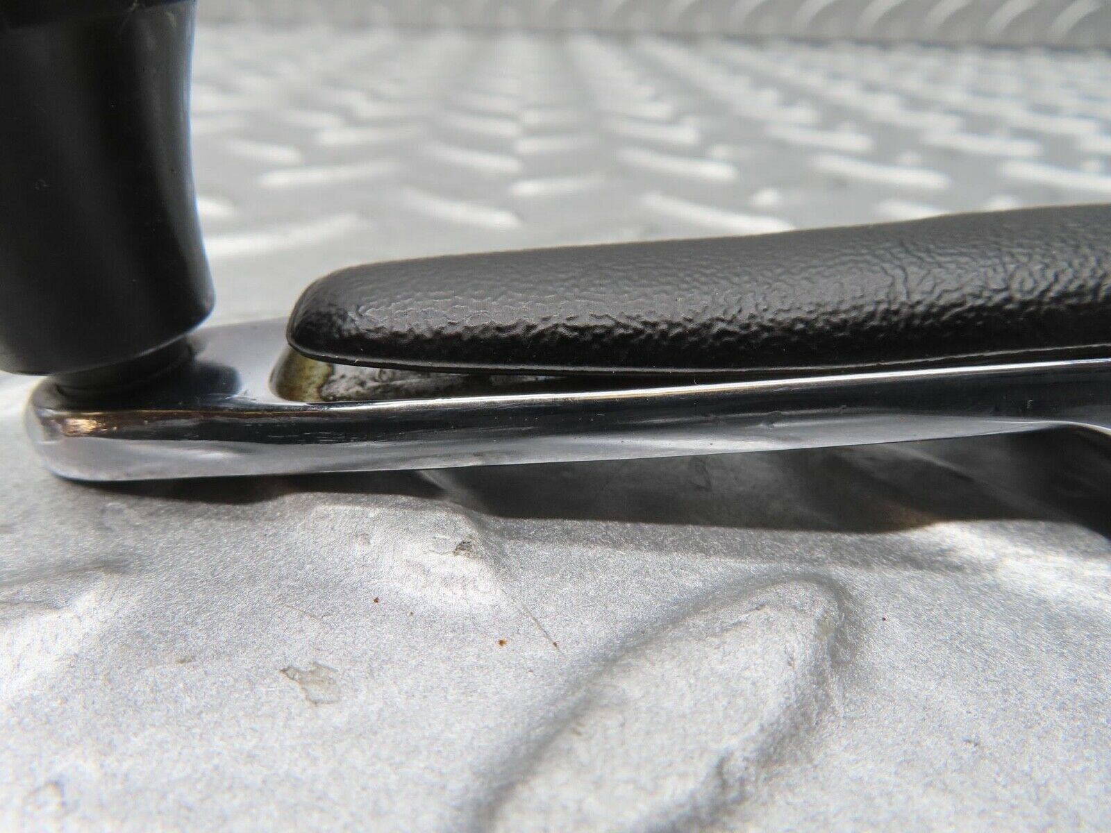 13123 Mercedes-Benz W111 220S Window Lifter Crank Handle