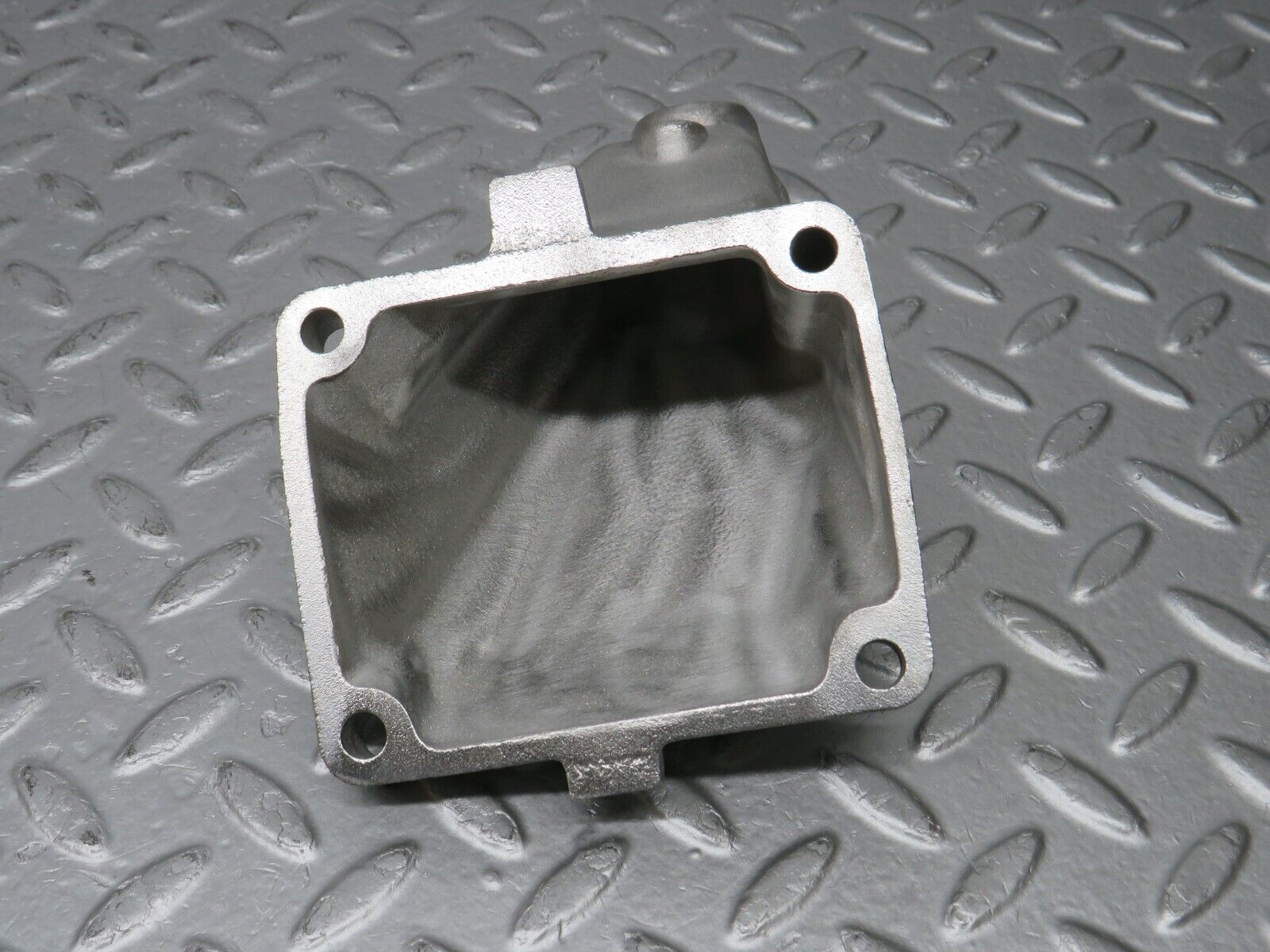 38626 Mercedes-Benz R129 280SL Coupe Engine Mount Bracket Left Side 1042230404