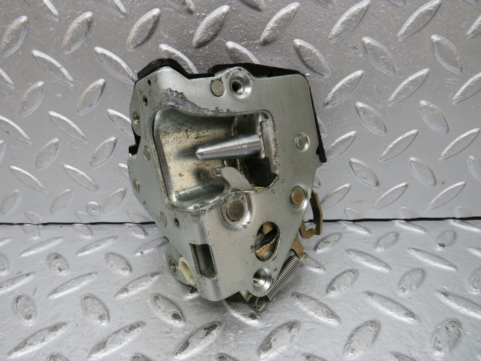 32141 Mercedes-Benz W123 230E Front Right Door Lock Mechanism 1237230208