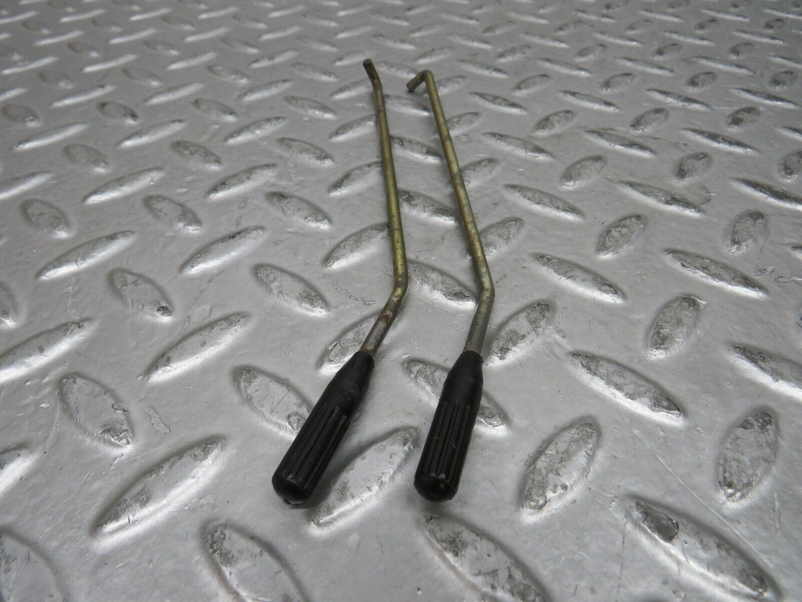 29170 Mercedes-Benz C124 320CE Coupe Door Lock Knob Pair