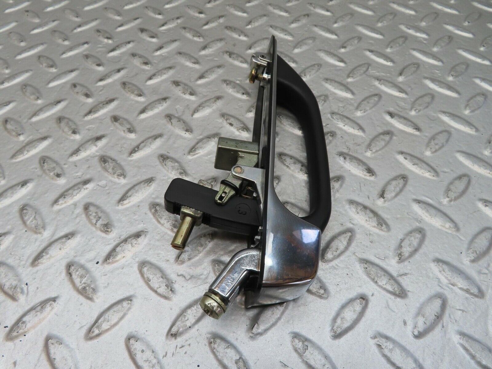 7024 Mercedes-Benz W123 230E Rear Exterior Door Handle 1237600359