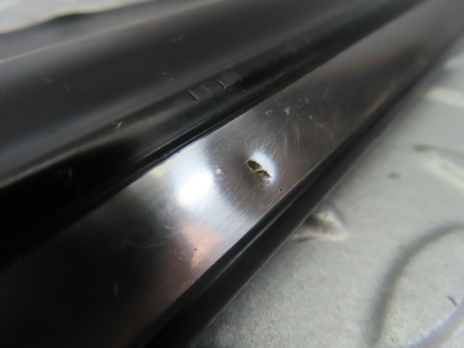 7506 Mercedes-Benz S123 230TE Wagon Front Right Fender Wing Lower Trim