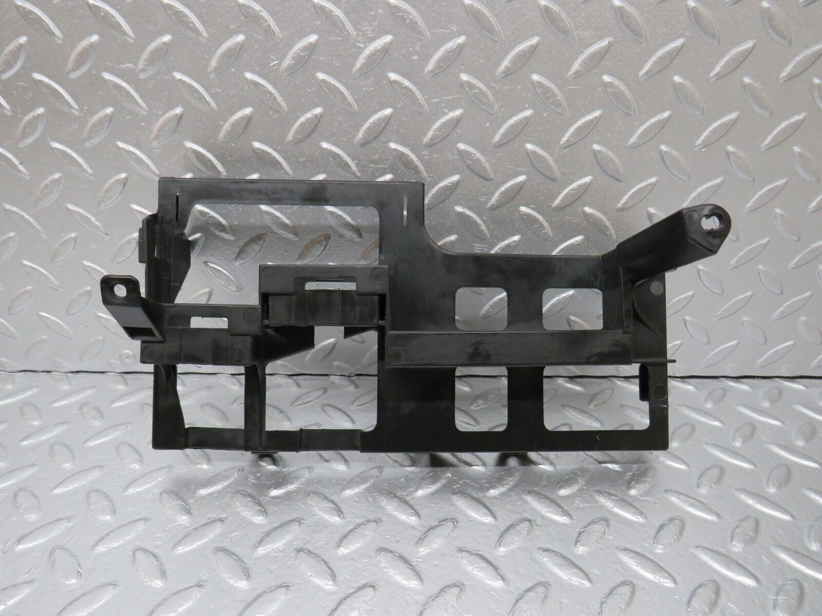 33977 Mercedes-Benz W124 260E ECU And Relay Bracket 1245455240