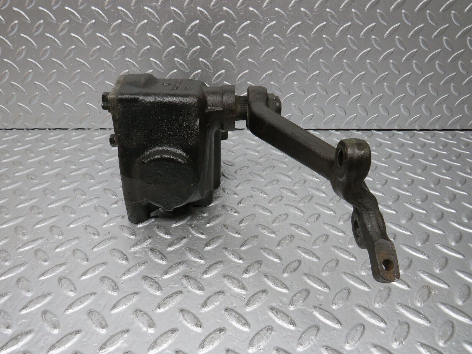 31062 Mercedes-Benz W123 200D Steering Box Steering Rack 1234610401