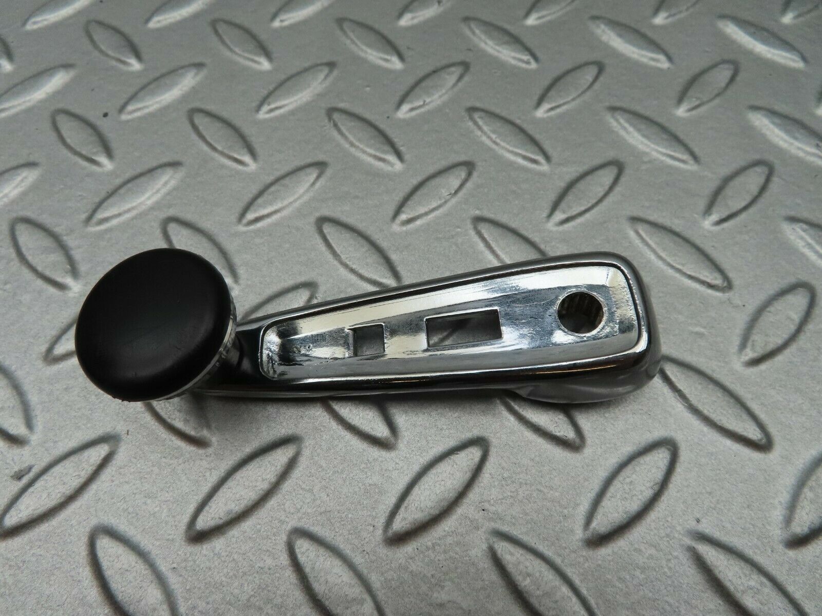 4519 Mercedes-Benz W123 230E Window Lifter Crank Handle