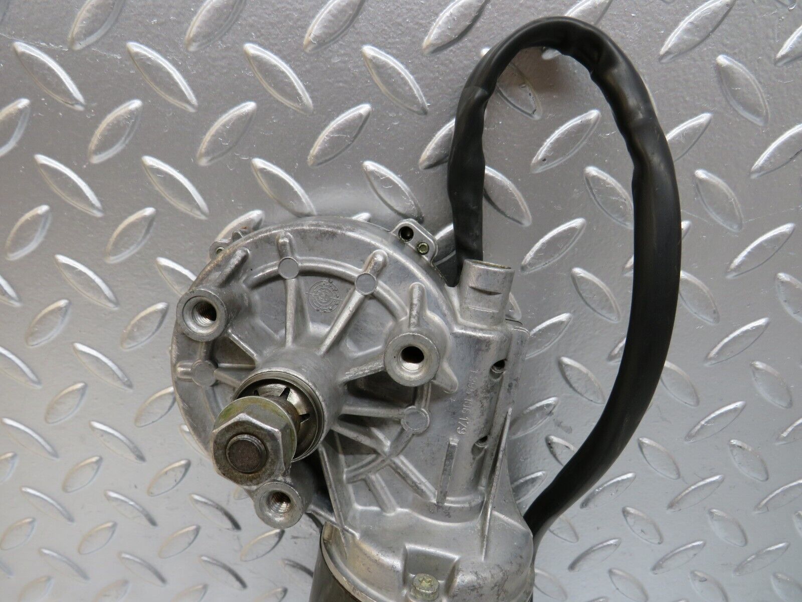 24803 Mercedes-Benz W140 S320 Wiper Motor Bosch 0390341404