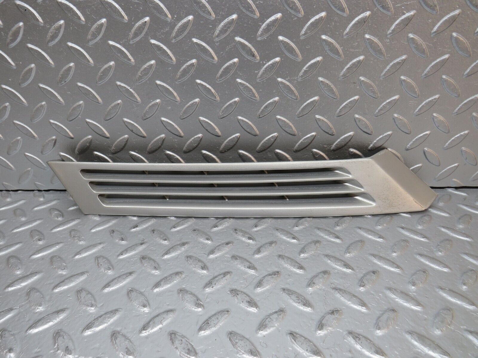 31725 Mercedes-Benz W201 190LE 1.8L C Pillar Exterior Cover Left Side 2016980189