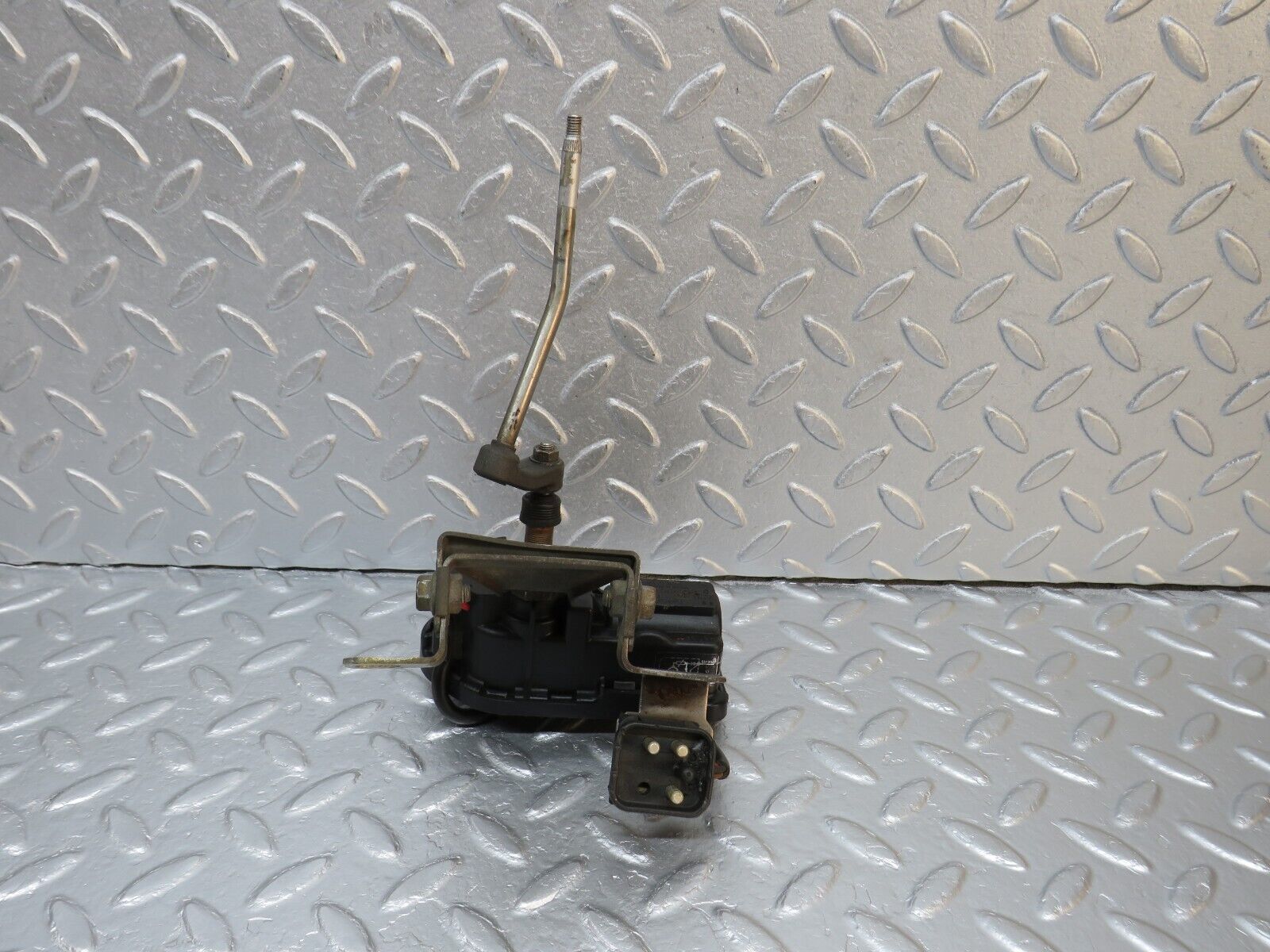 39733 Mercedes-Benz R129 320SL Coupe Headlight Wiper Motor Left 0390206875