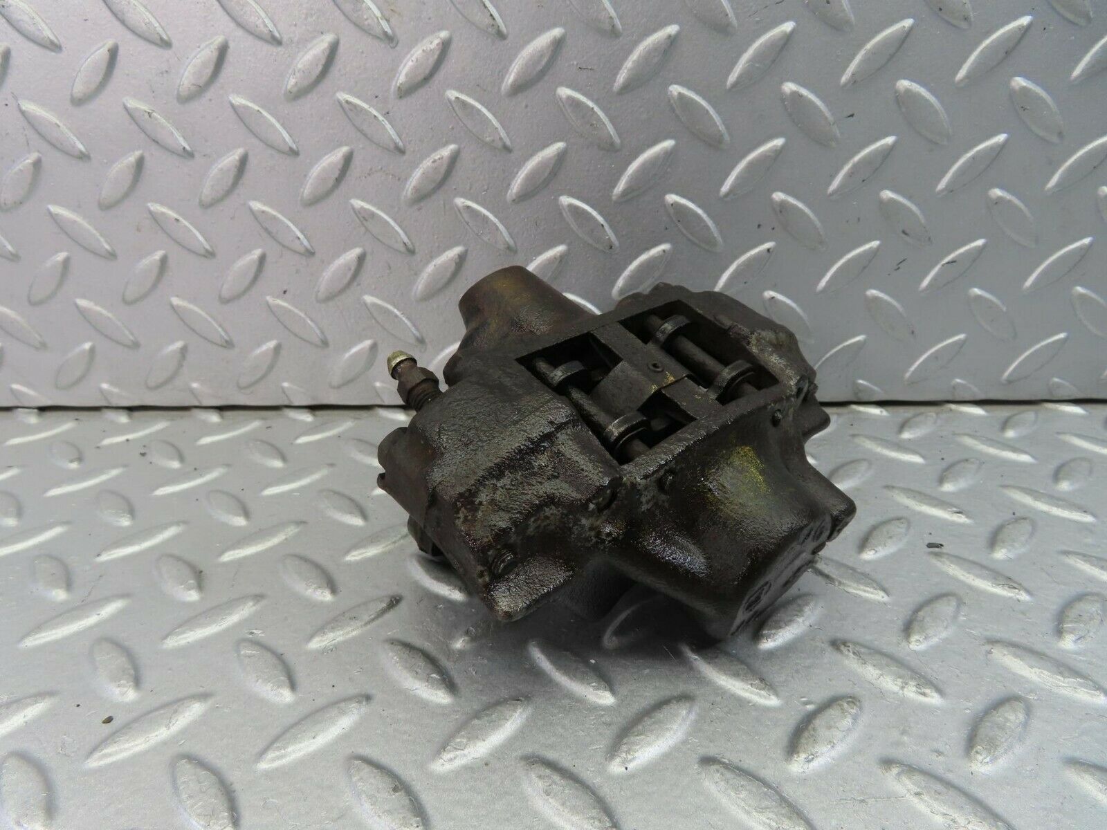 9339 Mercedes-Benz C124 300CE Coupe Rear Left Brake Caliper ATE