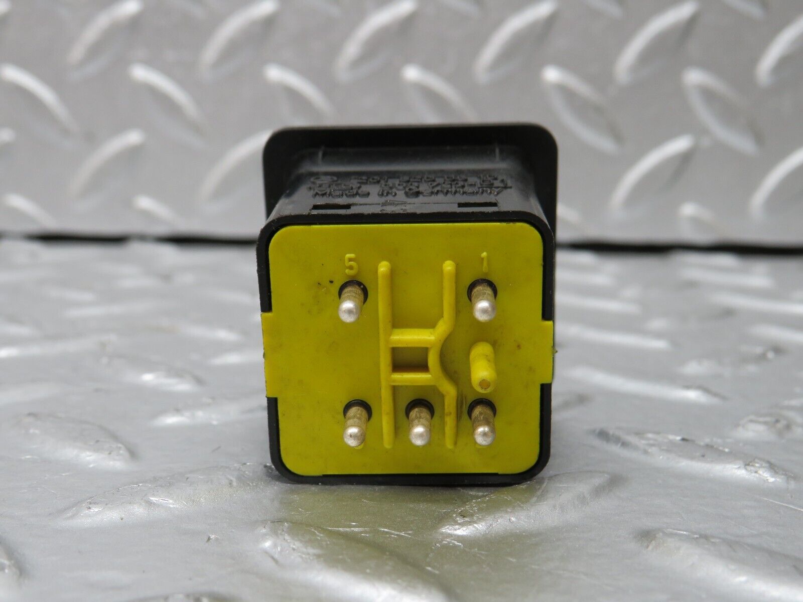 32207 Mercedes-Benz W123 230E Mirror Control Switch 2018200610