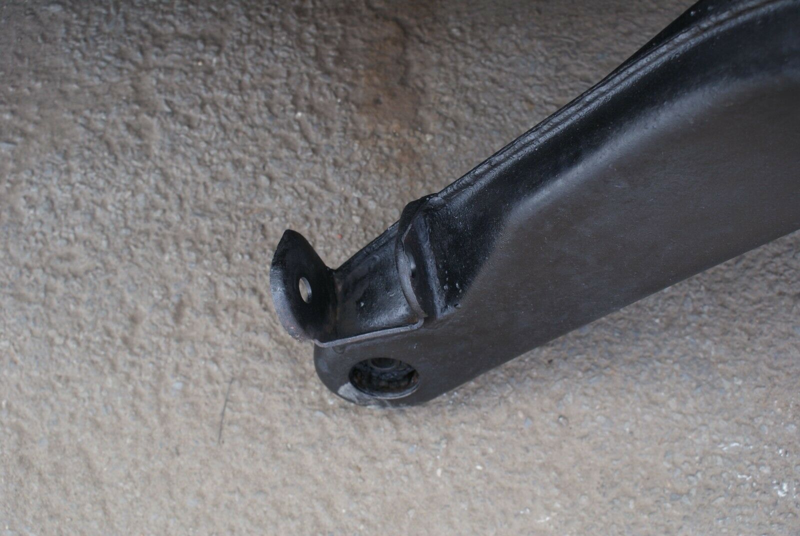 3174 Mercedes-Benz W115 220D Rear Subframe Axle Carrier Suspension