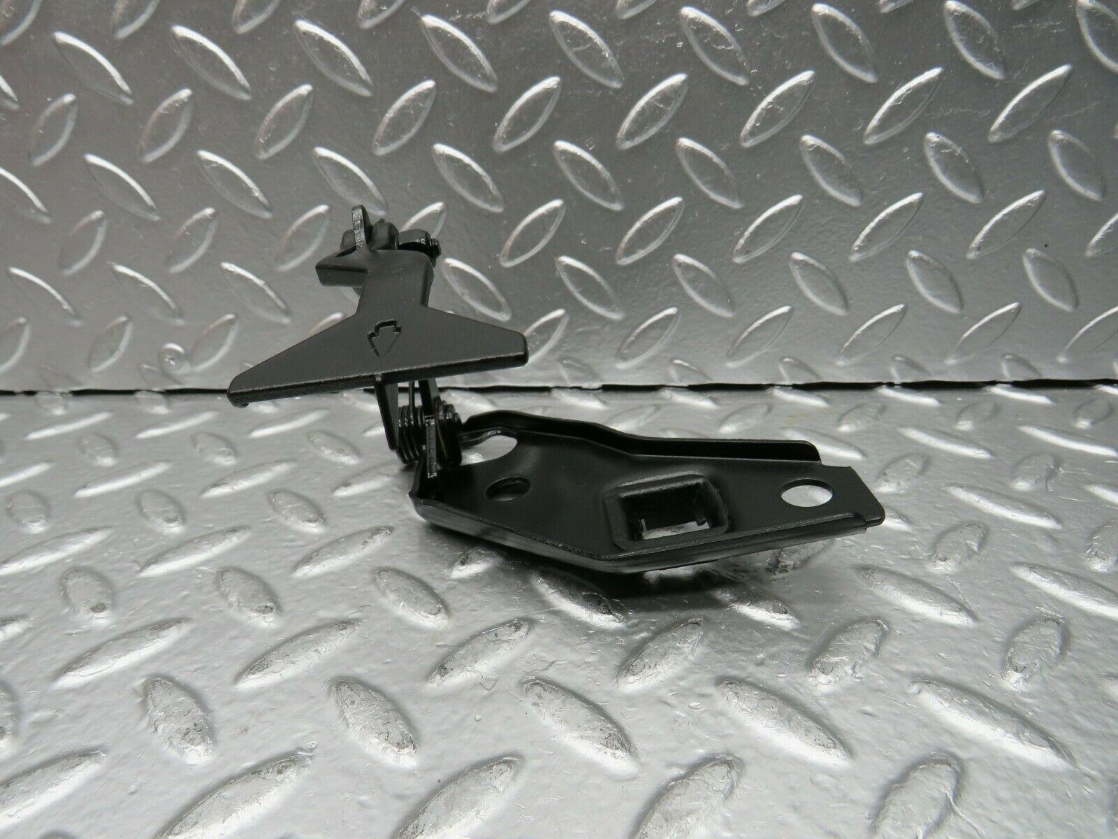 22614 Mercedes-Benz C124 E220 Coupe Bonnet Release Latch 1248800360