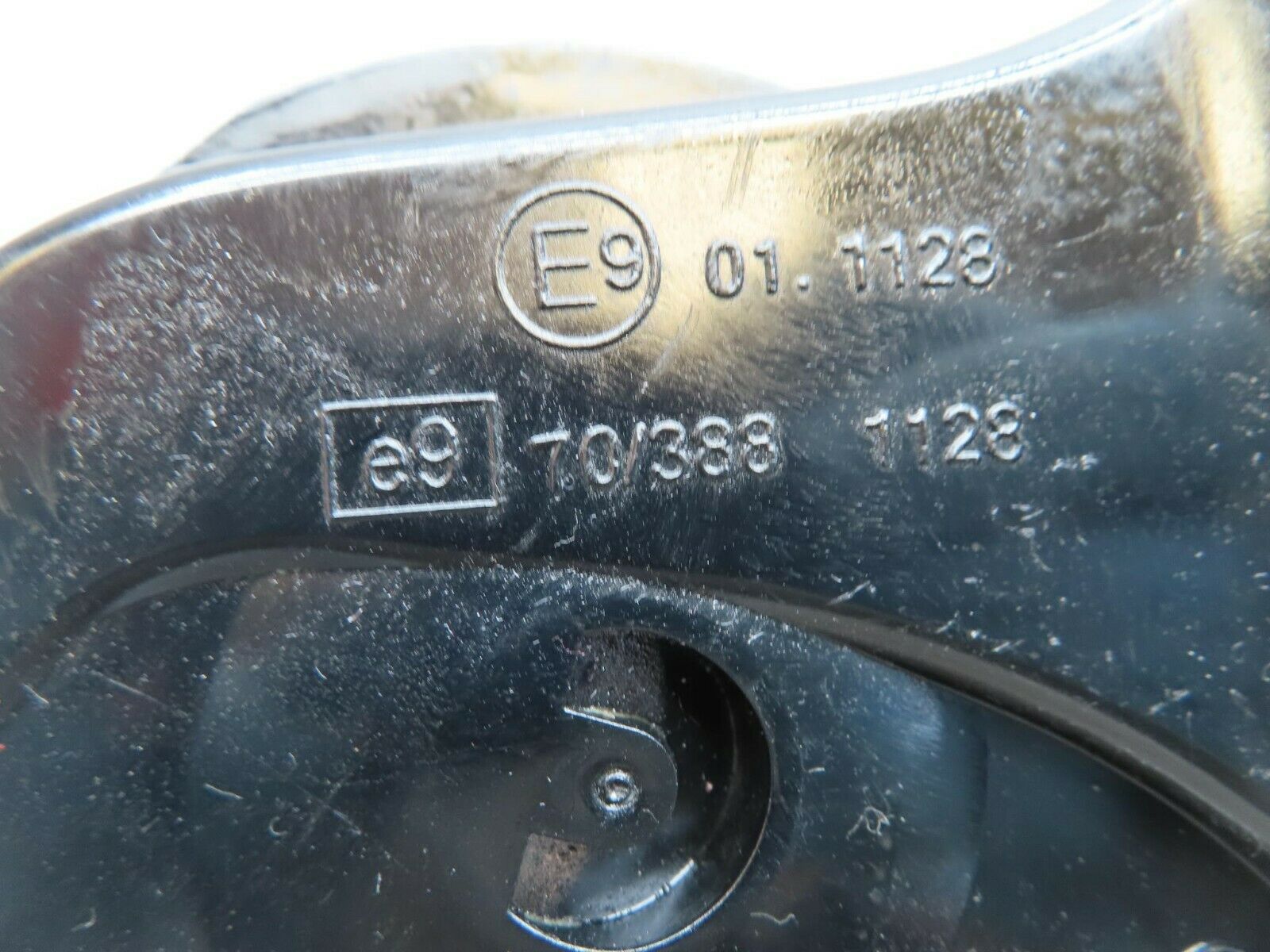 12200 Mercedes-Benz R129 300SL Coupe Horn