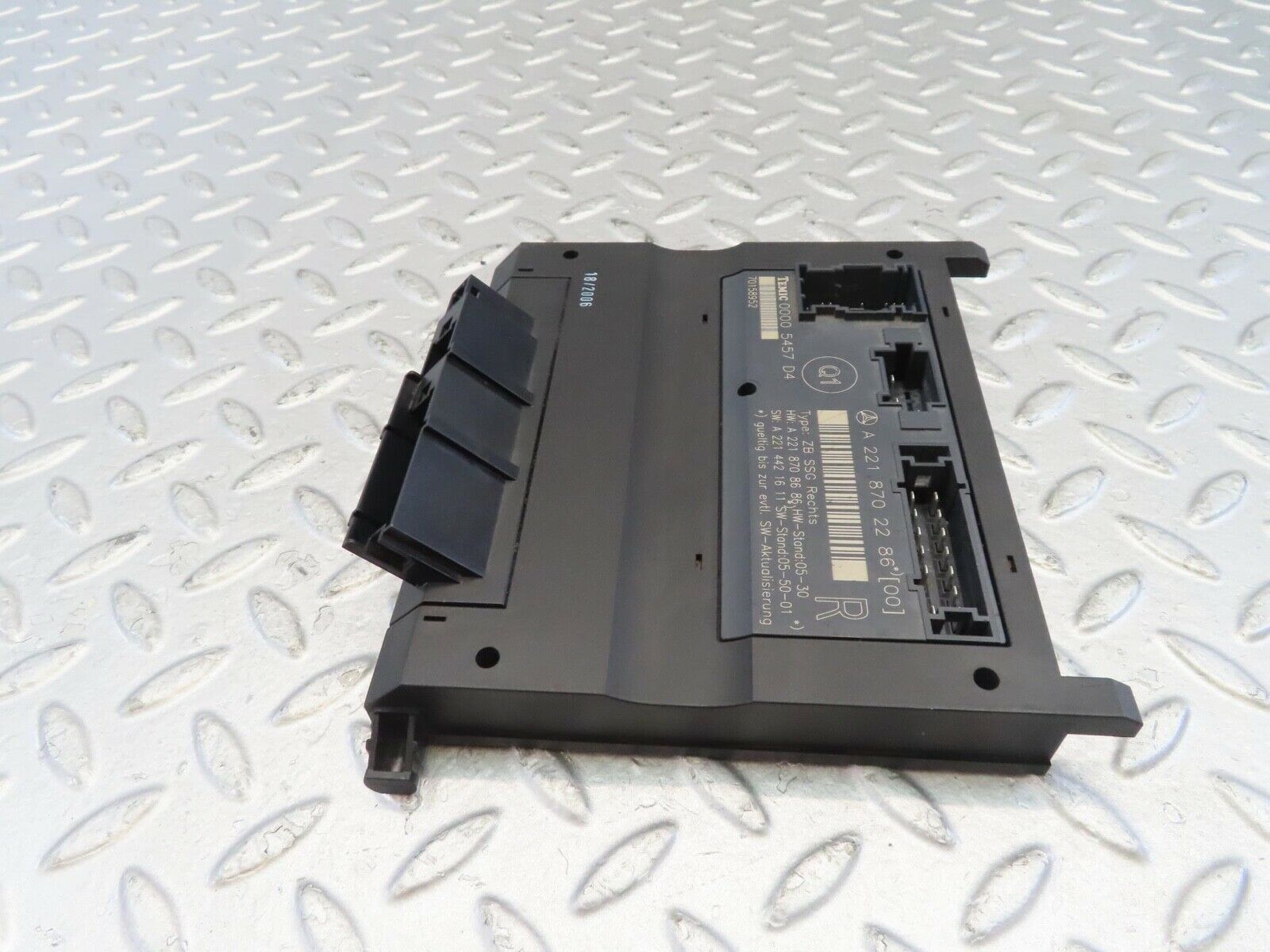 11085 Mercedes-Benz W221 S320 Front Right Seat Control Unit 2218702286