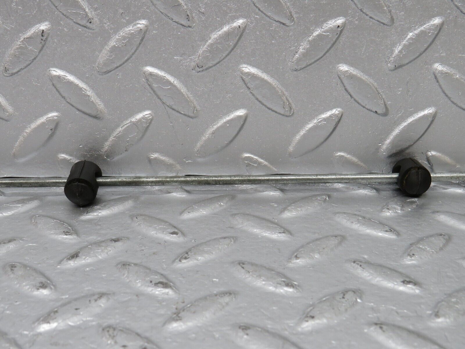 40457 Mercedes-Benz W110 230 Front Door Lock Control Bar