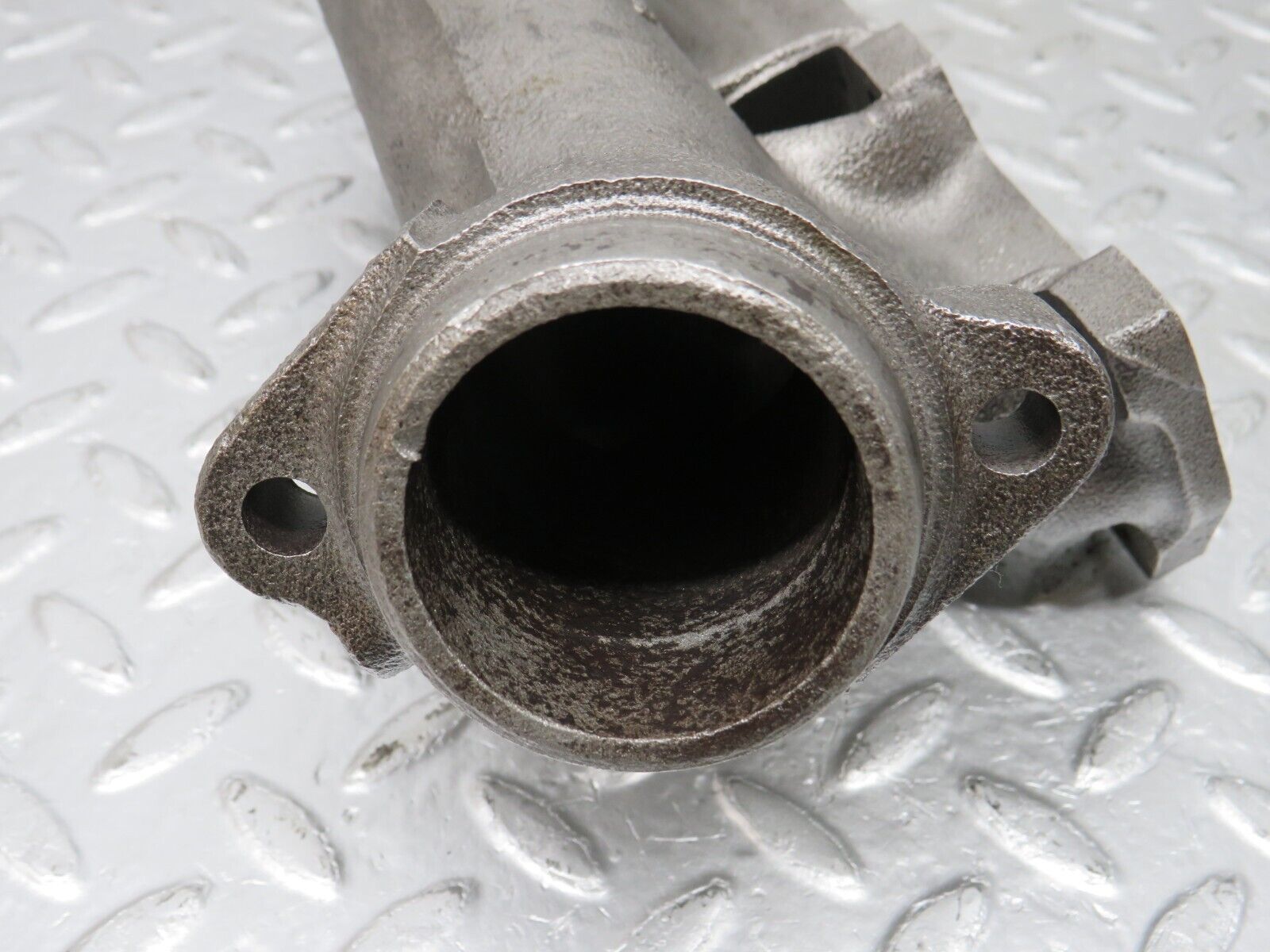 33102 Mercedes-Benz W124 300D Exhaust Manifold Cylinder 1-3 6061421002