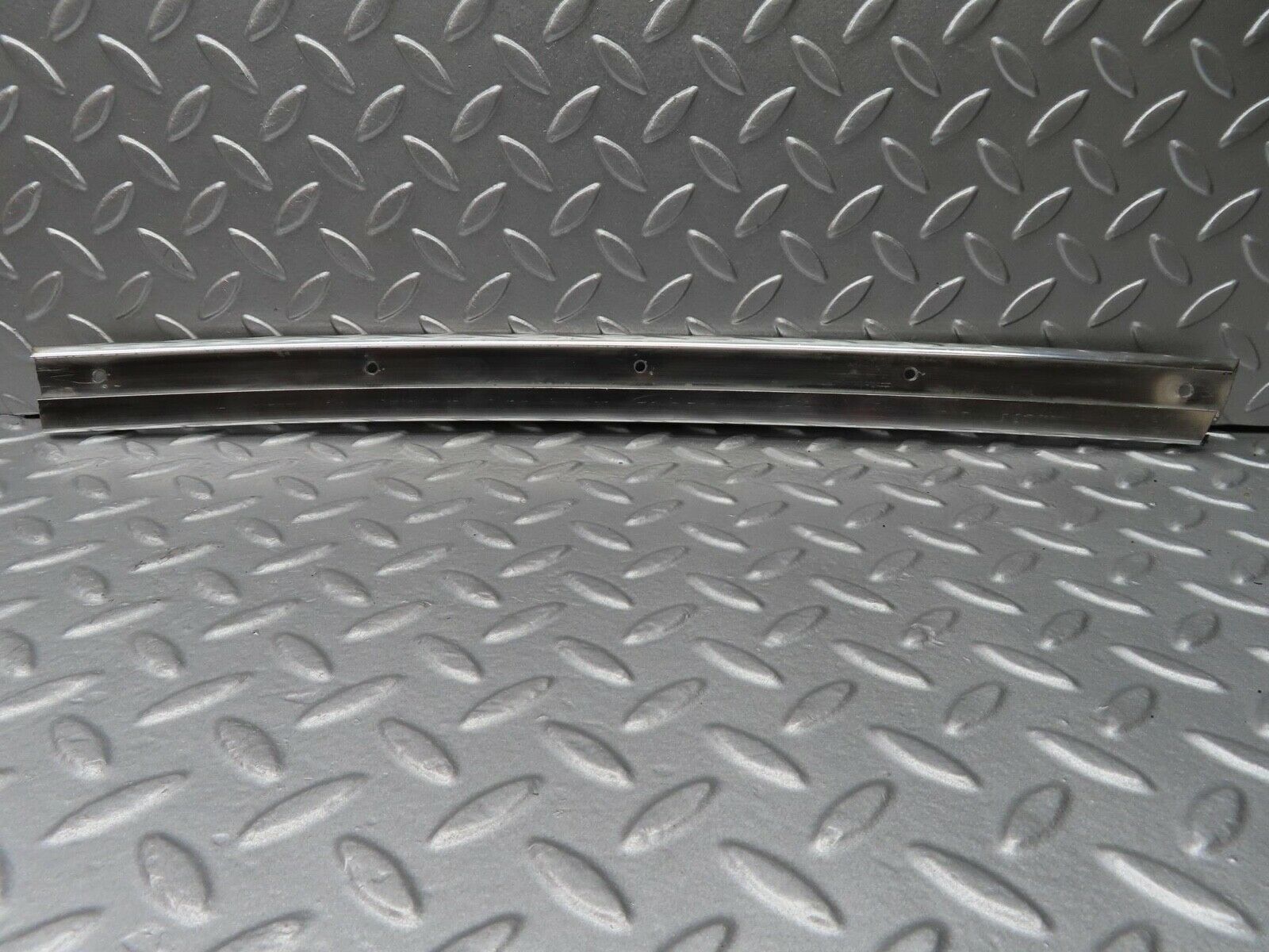 14089 Mercedes-Benz C107 280SLC Roof Chrome Moulding Trim Right Side