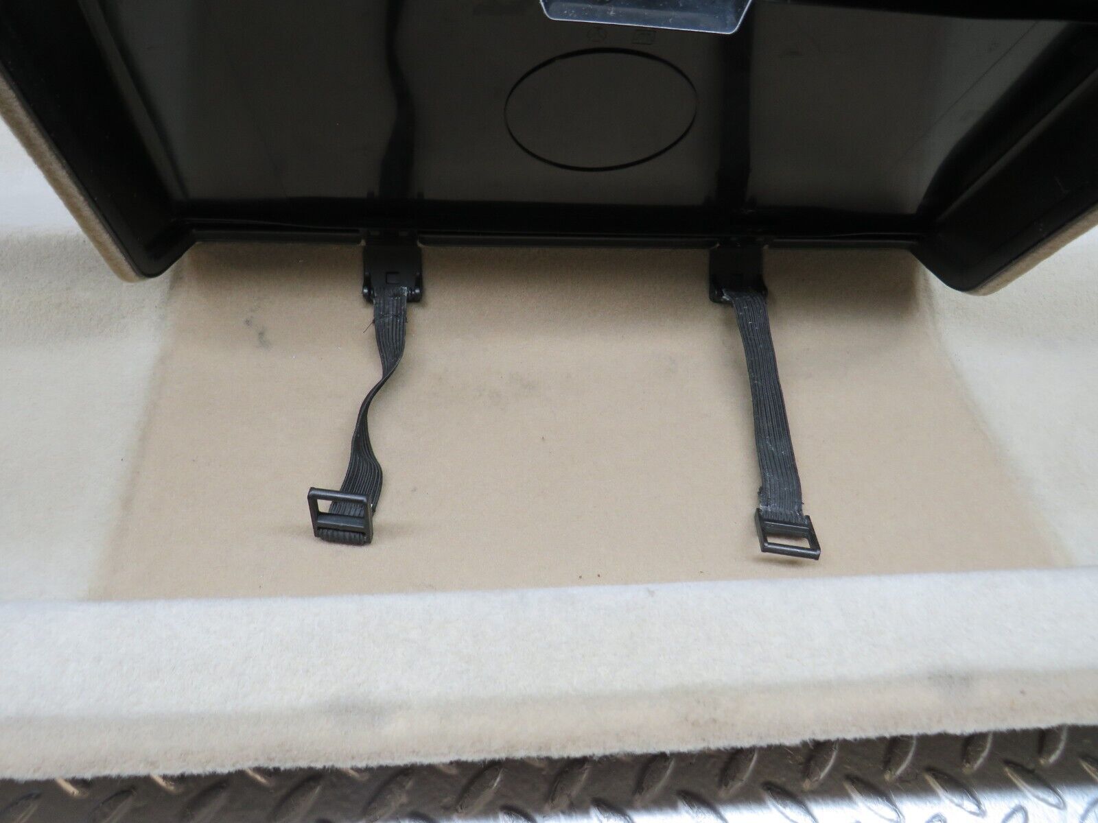 34023 Mercedes-Benz W124 260E Parcel Shelf