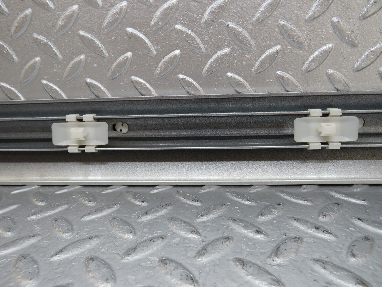 35013 Mercedes-Benz W210 320E Front Left Door Centre Moulding Trim 2106900382