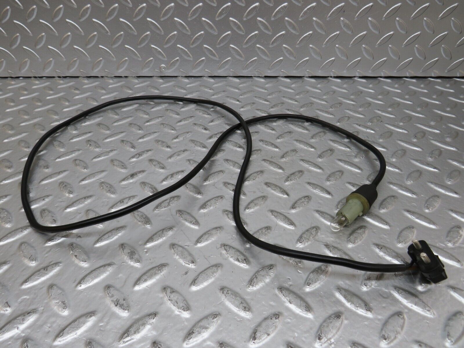 25318 Mercedes-Benz W201 190D Front Wing Indicator Cable Wire 1249971881